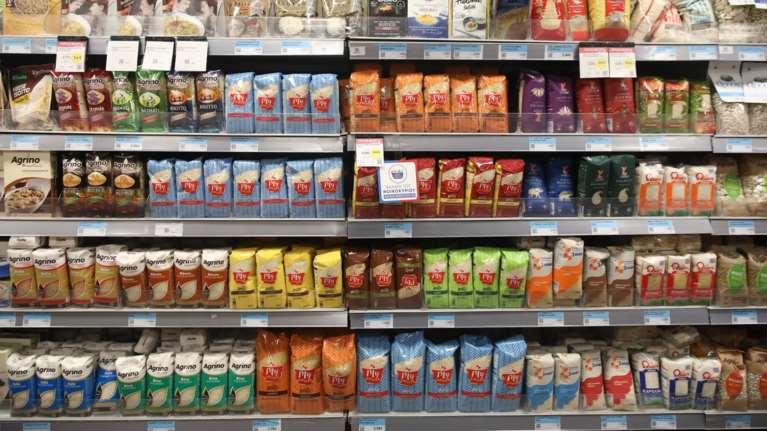 Γιατί θα συνεχίσουμε να πληρώνουμε ακριβά τα σούπερ - μάρκετ