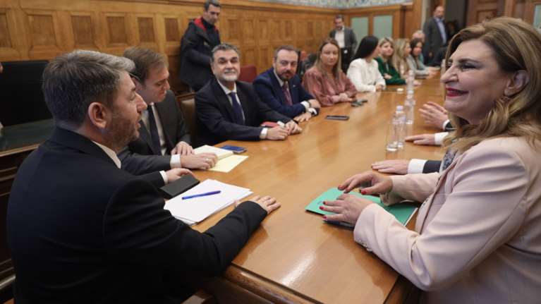 ΠΑΣΟΚ: Καβγάς Νίκου Ανδρουλάκη με Ευαγγελία Λιακούλη στη συνεδρίαση της κοινοβουλευτικής ομάδας για τον Τριαντόπουλο