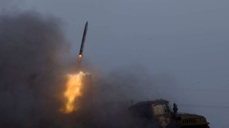 Ουκρανία: "Βροχή" ρωσικών πυραύλων ενώ ο Πούτιν λέει πως είναι ανοικτός σε διαπραγματεύσεις