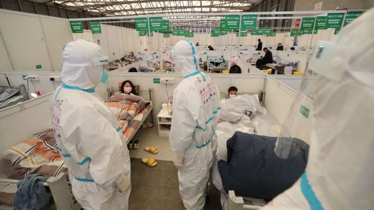 Τι κρύβεται πίσω από το απάνθρωπο lockdown στη Σανγκάη -Εξηγούν Σαρηγιάννης &amp; Μαγιορκίνης