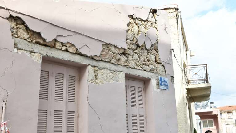 Σοβαρή καταγγελία Καρύδη για τους σεισμικούς ελέγχους στα σχολεία: Γίνονται από το γραφείο