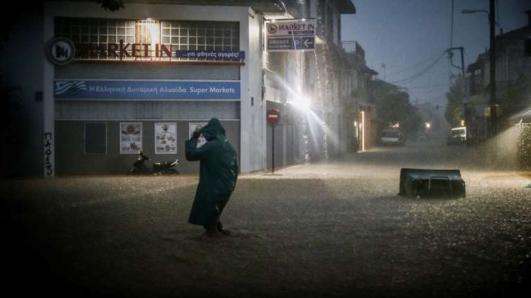 Κακοκαιρία Elias: Εγκλωβίστηκε στον Βόλο η δημοσιογράφος της ΕΡΤ, Φρόσω Παύλου - &quot;Γίναμε εμείς ρεπορτάζ&quot;