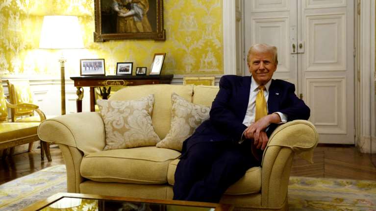 Το ABC πληρώνει 15 εκατ. δολάρια για να αποφύγει δίκη με τον Τραμπ - Θα του ζητήσει δημόσια συγγνώμη ο Τζορτζ Στεφανόπουλος