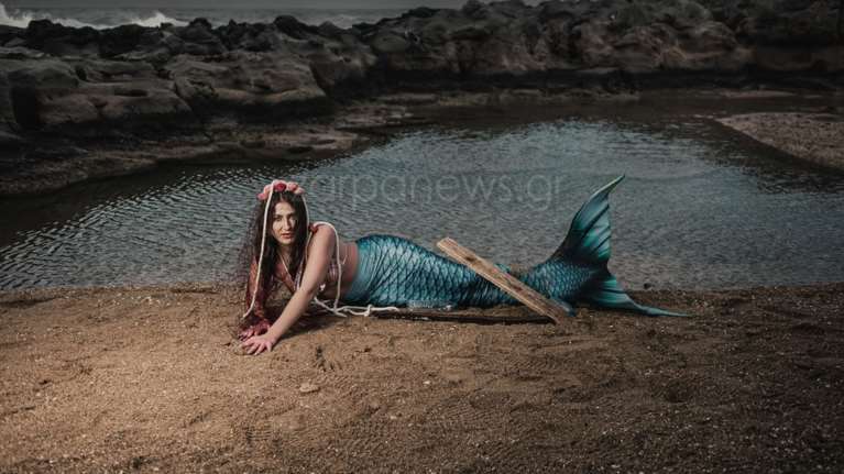 Η… γοργόνα του χιονιά στα Χανιά ξαναχτυπά - Αυτή τη φορά στη θάλασσα