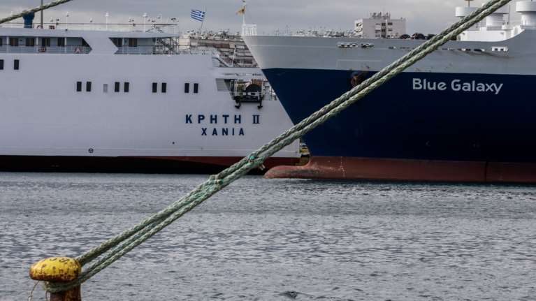 Σε ισχύ απαγορευτικό απόπλου στα λιμάνια λόγω των ισχυρών ανέμων - Ποια δρομολόγια δεν εκτελούνται