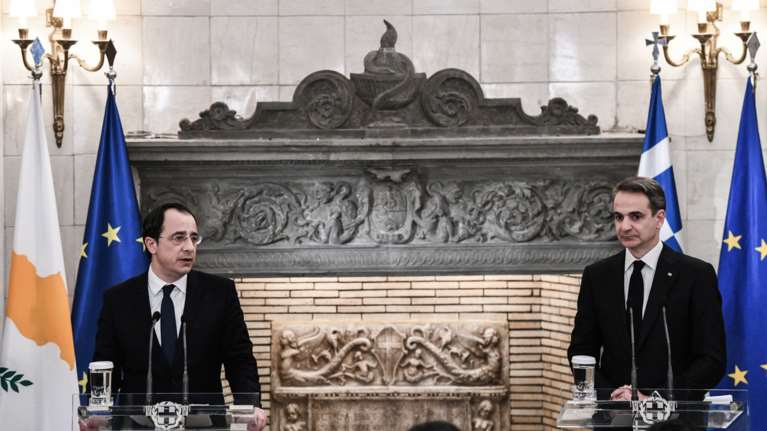 Επικοινωνία Μητσοτάκη με Χριστοδουλίδη: Απαράδεκτες οι επιθέσεις των Τουρκοκύπριων κατά μελών του ΟΗΕ