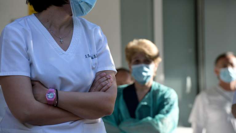 Βουλή: Ο ΣΥΡΙΖΑ δεν υπερψήφισε ούτε την τροπολογία για τη μοριοδότηση των νοσηλευτών