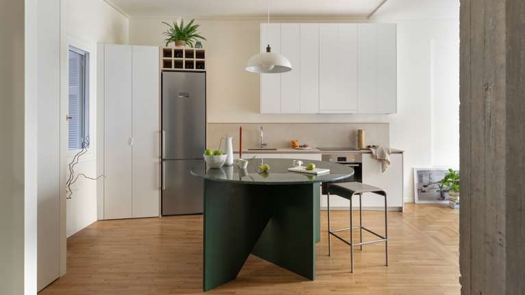 Μεταμόρφωση διαμερίσματος 60 τ.μ. από τη δεκαετία του’ 60 στο Κολωνάκι