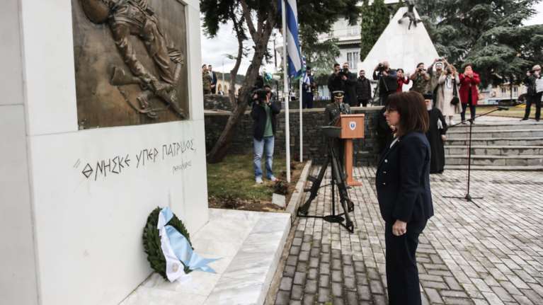 Ηχηρό μήνυμα Σακελλαροπούλου από τη Ξάνθη: "Οι προκαταλήψεις δεν βοήθησαν ποτέ ούτε μπορούν να βοηθήσουν τώρα"