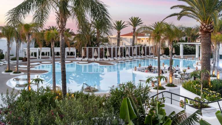 Caramel: Αριστοκρατική ατμόσφαιρα και μοναδικές γαστρονομικές εμπειρίες που σας μεταφέρουν σε ένα ειδυλλιακό περιβάλλον