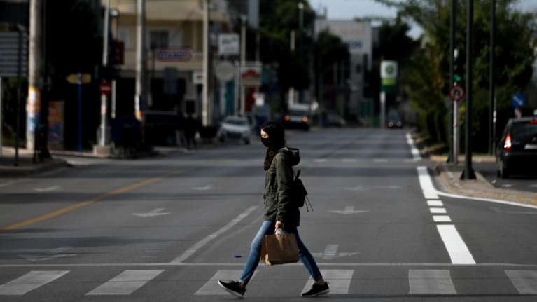 Lockdown: Πότε θα ανοίξουν σχολεία, λιανεμπόριο και εστίαση - Οι δηλώσεις Πέτσα [Βίντεο]
