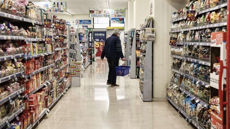 Έρχονται μειώσεις τιμών έως 15% σε 120 προϊόντα των σούπερ μάρκετ