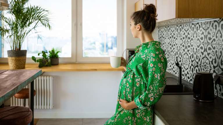 Δύο καφέδες τη μέρα στην εγκυμοσύνη μπορεί να οδηγήσουν στη γέννηση πιο κοντού παιδιού - Αμερικανική έρευνα