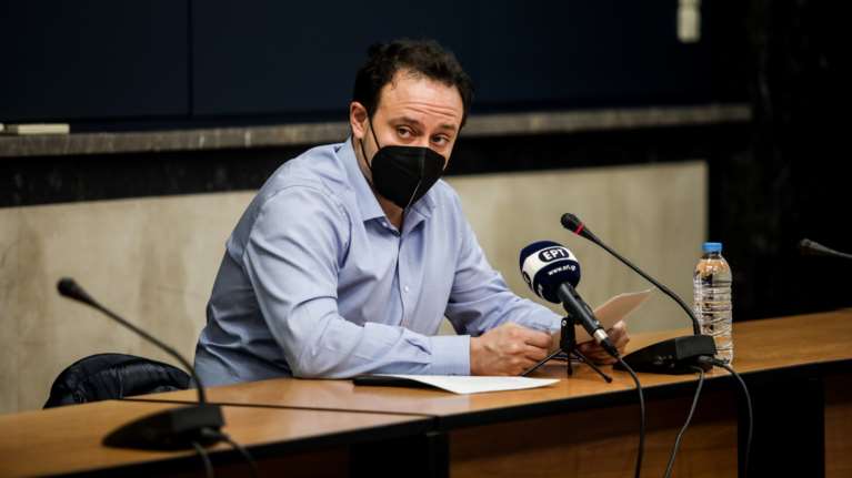 &quot;Βόμβα&quot; Μαγιορκίνη: Ένα στα είκοσι άτομα που θα κάνει τεστ κορονοϊού θα βγει θετικό