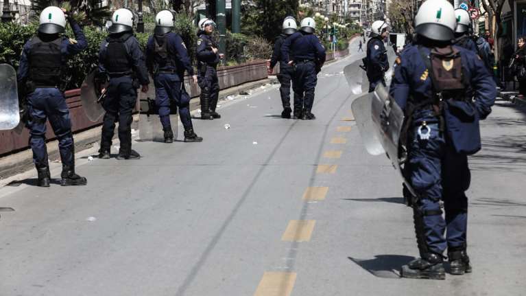 Στηρίζει τον αστυνομικό στην Πατησίων ο συνδικαλιστής Κρικέτος: Ποιος είπε να μην περνάει η αστυνομία για 30 αλήτες;