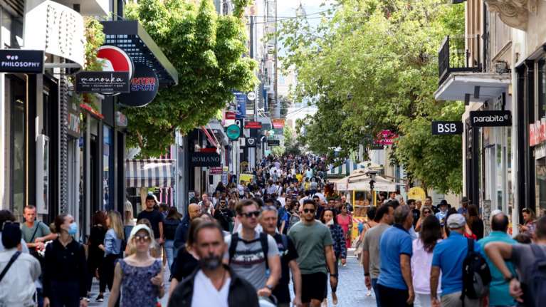 Πρόγραμμα Σταθερότητας: Προβλέπει μέτρα στήριξης 2,4 δισ. - Αύξηση συντάξεων και μείωση εισφορών