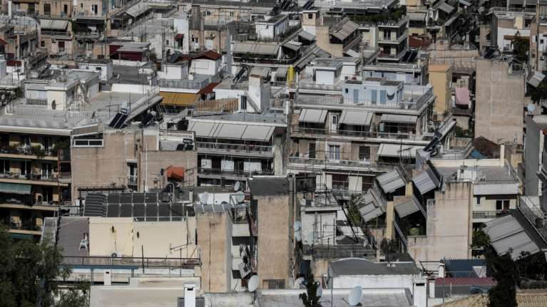 Σε 2.500 δικαιούχους 18 εως 39 ετών θα διατεθούν με χαμηλό μίσθωμα αδρανή ακίνητα του Δημοσίου