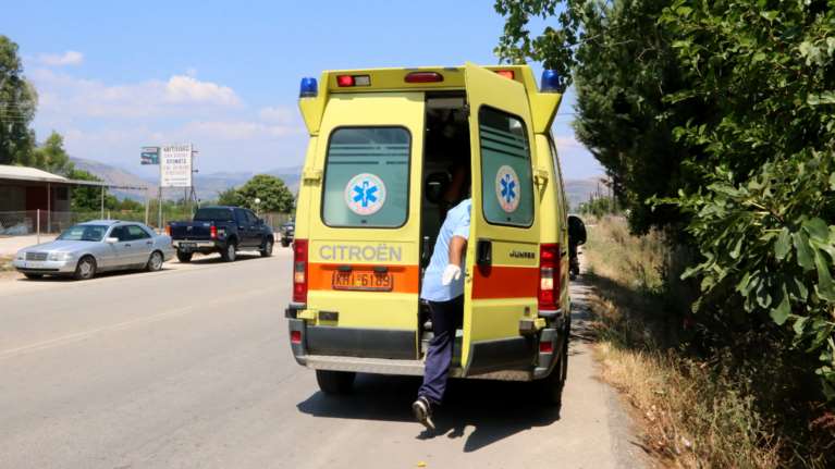 Τραγικό δυστύχημα στην Αρκαδία: 66χρονος συνεθλίβη από αμάξι που τσούλησε και τον εγκλώβισε σε καγκελόπορτα