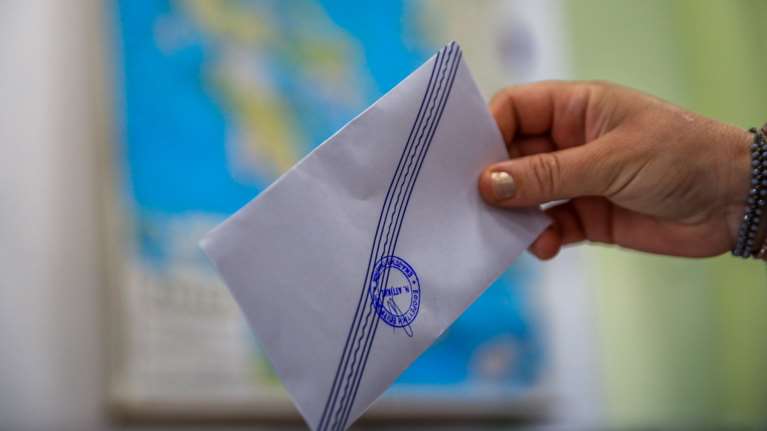 Opinion Poll: Πρώτη η ΝΔ με 27,1% - Προβάδισμα Κασσελάκη στους ψηφοφόρους του ΣΥΡΙΖΑ που έπεσε στην 5η θέση