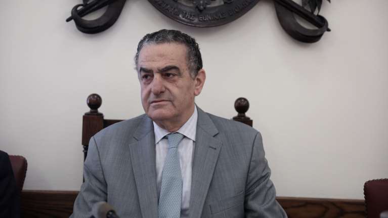 Πυρά της αντιπολίτευσης κατά του Αθανασίου: Η δήλωση για τους Έλληνες μουσουλμάνους βουλευτές που προκάλεσε