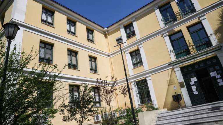 Τηλεφώνημα για βόμβα στην Ευελπίδων