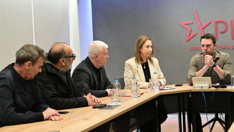 Κασσελάκης με ΑΔΕΔΥ: Να γίνει επαναφορά του 13ου και 14ου μισθού - Στηρίζουμε αμέριστα την αυριανή απεργία