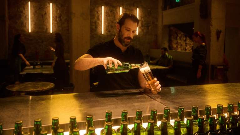 Fischer: Νέα τηλεοπτική καμπάνια με πρωταγωνιστή τον Αντίνοο Αλμπάνη