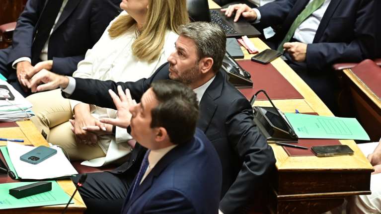 Προανακριτική για ΟΠΕΚΕΠΕ: Κόντρα Μηταράκη με Ανδρουλάκη και Φάμελλο - &quot;Δεν είπαμε ότι θα αποχωρήσει η ΝΔ&quot;