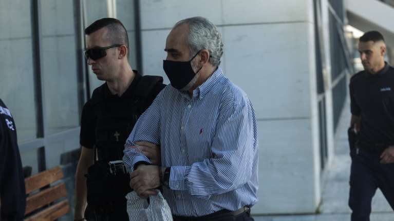 Δίκη &quot;Dr Κόντος&quot;: Στο εδώλιο γιατρός, πρώην υπουργός - Γιατί τον κατηγορεί ασθενής με αναπηρία