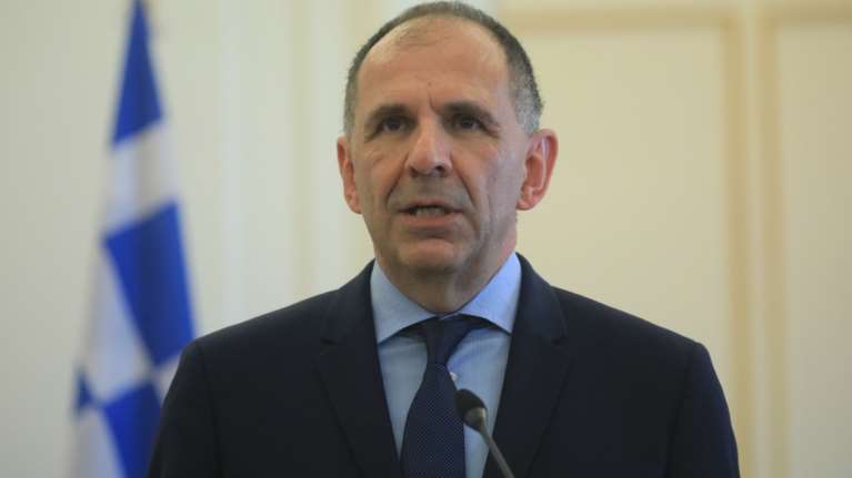 Ξαναχτύπησε ο Ιταλός φαρσέρ: Fake λογαριασμός με το όνομα του Γεραπετρίτη "πέθανε" τον Λουκά Παπαδήμο