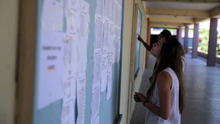 Πανελλήνιες 2023: Πού θα κυμανθούν οι βάσεις φέτος - Αισιοδοξία για τις μεγάλες βαθμολογίες