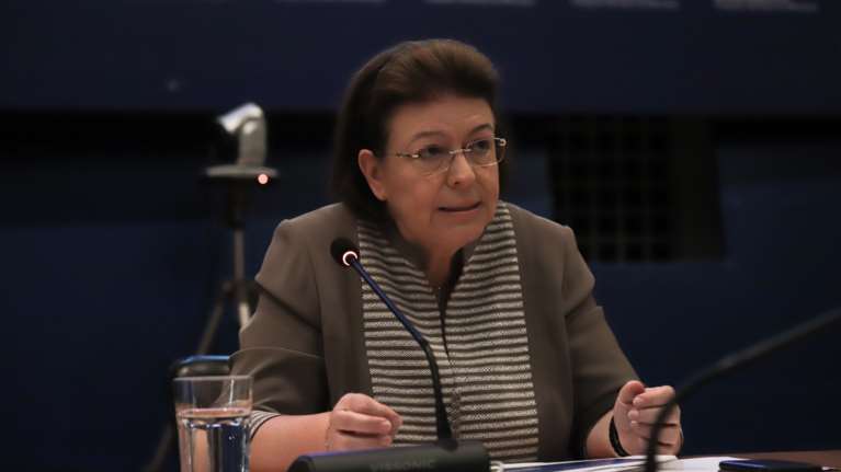 Μενδώνη: Δίνουμε αντίδωρο στους νέους - Η ανοσία τους εξασφαλίζει και την ανοσία των μεγαλύτερων