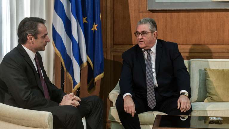 Ολοκληρώνονται οι συναντήσεις Μητσοτάκη με τους πολιτικούς αρχηγούς - Σήμερα με Κουτσούμπα και Βαρουφάκη