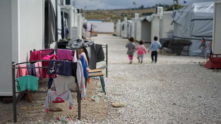 Πολωνία: Η κυβέρνηση κατηγορείται ότι "πουλούσε" βίζες σε μετανάστες - Για "το σκάνδαλο του αιώνα" μιλά η αντιπολίτευση