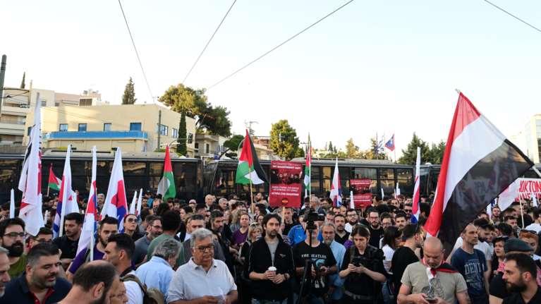 Συγκέντρωση του ΠΑΜΕ για την Παλαιστίνη έξω από την πρεσβεία του Ισραήλ [εικόνες - βίντεο]