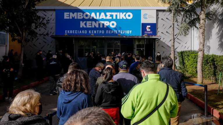 Εμβολιασμοί: Σε 10 ημέρες κλείστηκαν 161.901 ραντεβού 1ης δόσης - Οι 51.505 από πολίτες άνω των 60 ετών