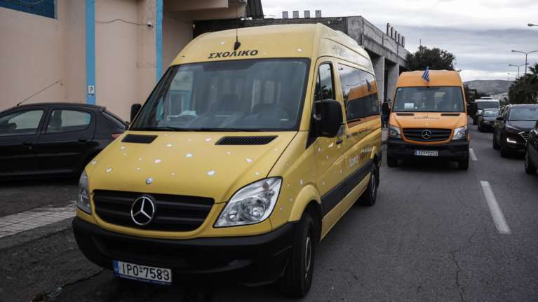 &quot;Το παιδί κινδύνευσε αλλά παρά την ταραχή πήρε τις σωστές αποφάσεις&quot;: Ξεσπά ο πατέρας του 5χρονου που ξέχασαν στο σχολικό