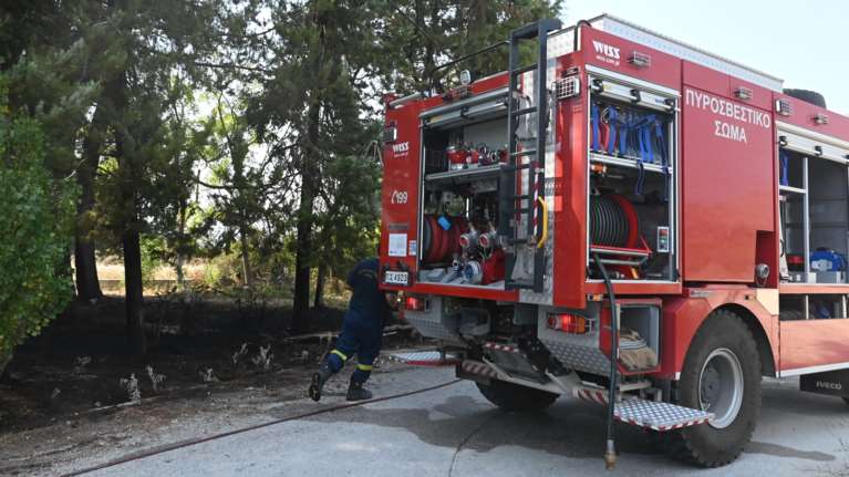 Φωτιά στον Ασπρόπυργο - Μεγάλη κινητοποίηση της Πυροσβεστικής