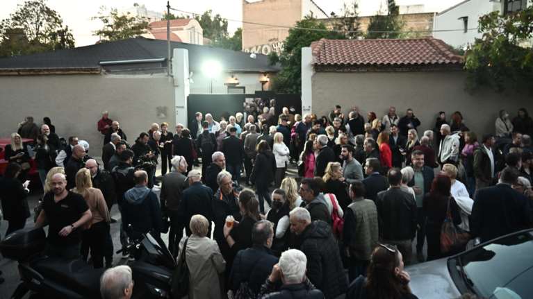 Συνάντηση Κασσελάκη με εθελοντές και φίλους στο νέο "στρατηγείο" του στον Ταύρο - Οι πρώτες εικόνες