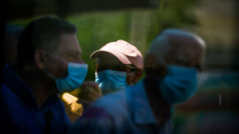 Κορονοϊός: Ποιες μάσκες μας προστατεύουν περισσότερο - Οι ειδικοί εξηγούν