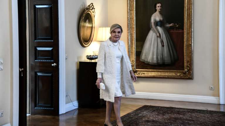 Μαριάννα Βαρδινογιάννη: Ακόμα και μέσα στο πιο βαθύ σκοτάδι, υπάρχει το φως - Το μήνυμά της για την πανδημία