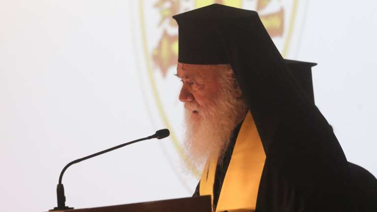 Ιερώνυμος για γάμο ομόφυλων ζευγαριών: Να κάνετε βαπτίσεις, γάμους τέτοιου είδους δεν σας εύχομαι