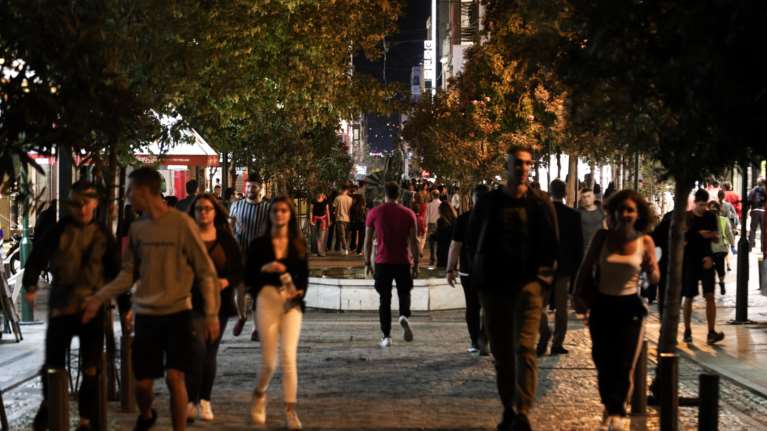 Κορονοϊός: Αστυνομικό σχέδιο σε οκτώ στάδια για τις... &quot;κόκκινες&quot; πλατείες