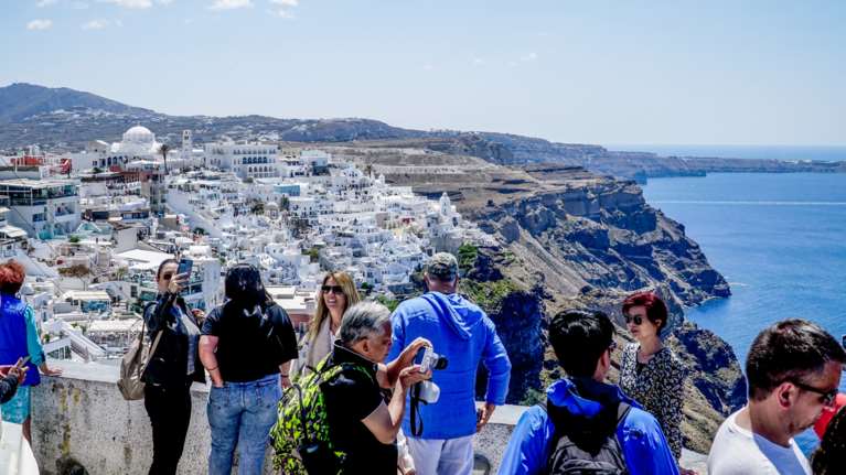 Σαρώνει ο τουρισμός: Η Ελλάδα στο top 10 για Αμερικανούς, Αυστραλούς, Βραζιλιάνους και Καναδούς τουρίστες