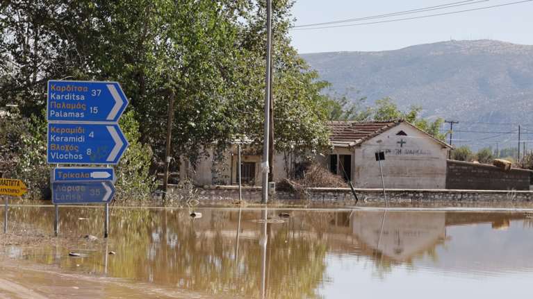 Κακοκαιρία Daniel: Οι αριθμοί που μπορούν να καλούν οι πολίτες για τις κυκλοφοριακές ρυθμίσεις στη Θεσσαλία
