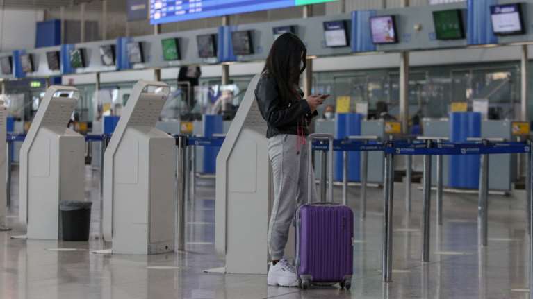 &quot;Ψηφιακό πράσινο πάσο&quot;: Εφαρμογή στο κινητό θα καταγράφει αν κάποιος είναι εμβολιασμένος - Η πρόταση της Κομισιόν