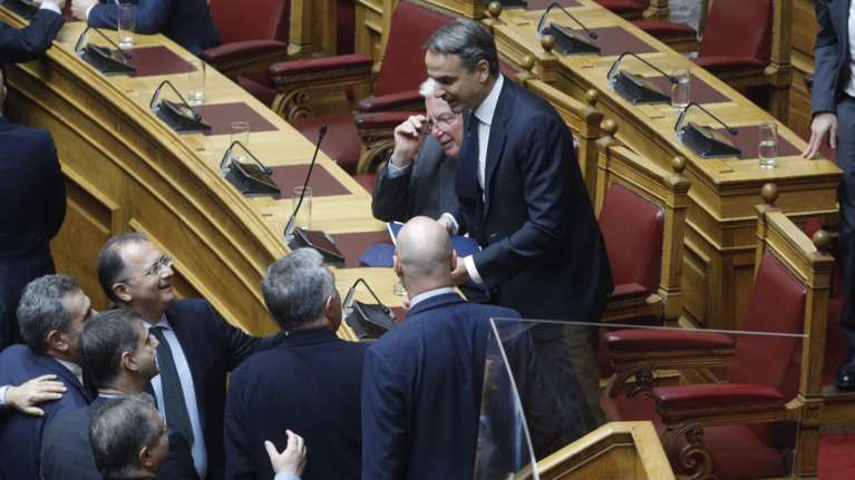 ΝΔ: Απάντησε με 4 ερωτήματα στο ΣΥΡΙΖΑ: "147 λέξεις για τον Κρέτσο, για τον Καλογρίτσα ούτε μία"