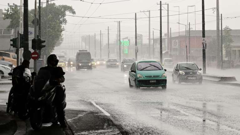 Από την &quot;Atena&quot; στον &quot;Boris&quot;: Πρόγνωση Τσατραφύλλια για βουτιά της θερμοκρασίας, καταιγίδες και δυνατούς ανέμους από Παρασκευή