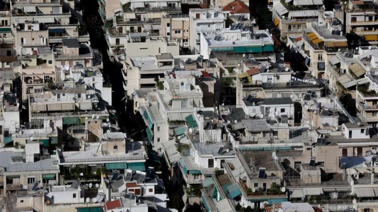 Εξοικονομώ-Αυτονομώ: Έως την Παρασκευή οι αιτήσεις για τις πολυκατοικίες - Πότε αρχίζει η υποβολή των δικαιολογητικών