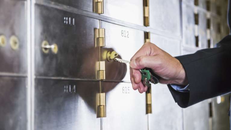 Αποζημίωση 245.000 ευρώ σε θύματα διάρρηξης τραπεζικών θυρίδων - Δικαστική &quot;καμπάνα&quot; στην τράπεζα